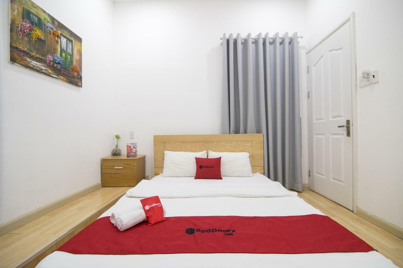 Reddoorz Near Nguyen Hue Walking Street 2 - Dorms Available Хошимін Екстер'єр фото