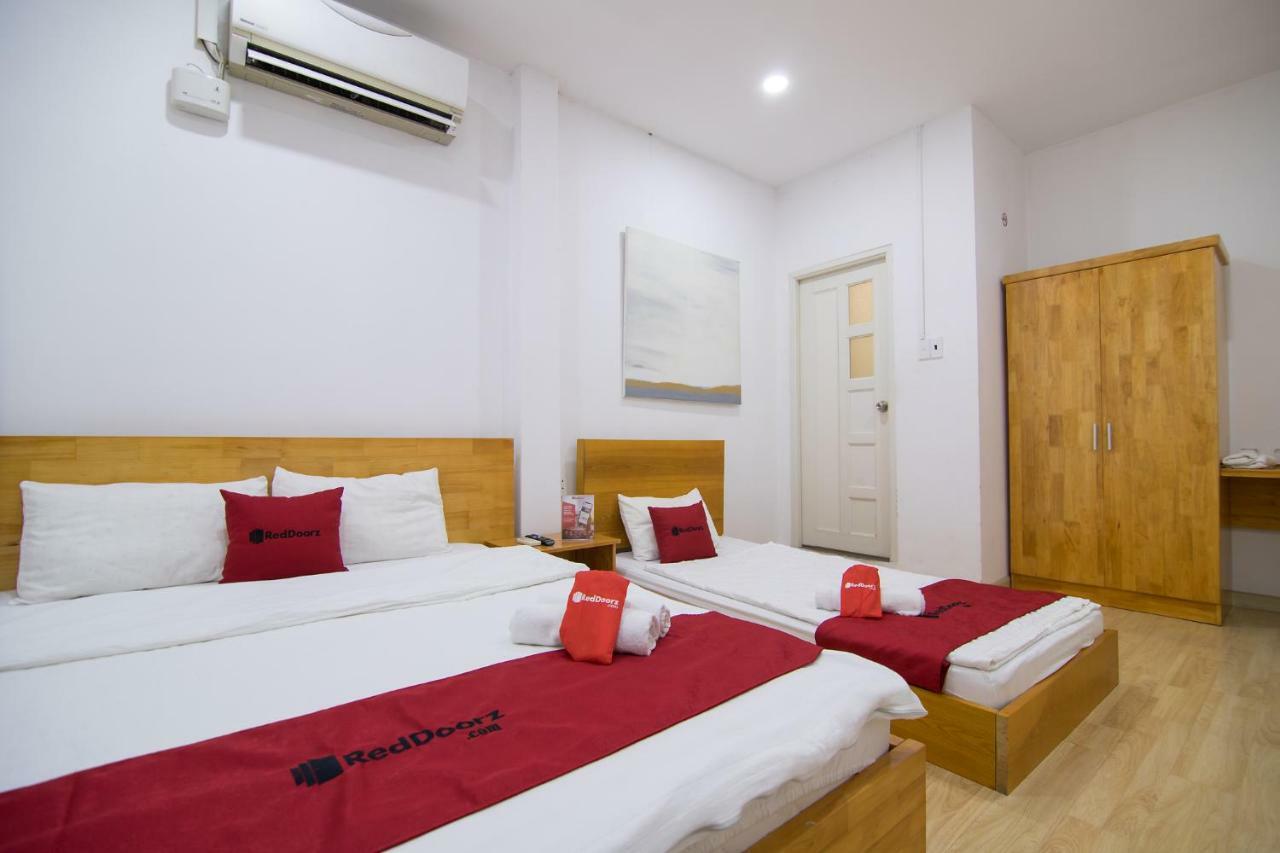 Reddoorz Near Nguyen Hue Walking Street 2 - Dorms Available Хошимін Екстер'єр фото