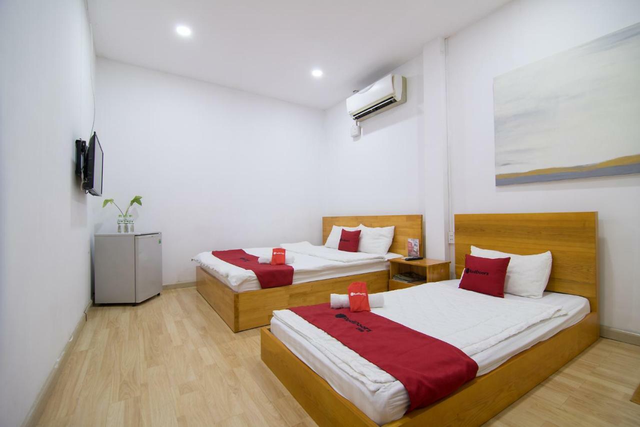 Reddoorz Near Nguyen Hue Walking Street 2 - Dorms Available Хошимін Екстер'єр фото